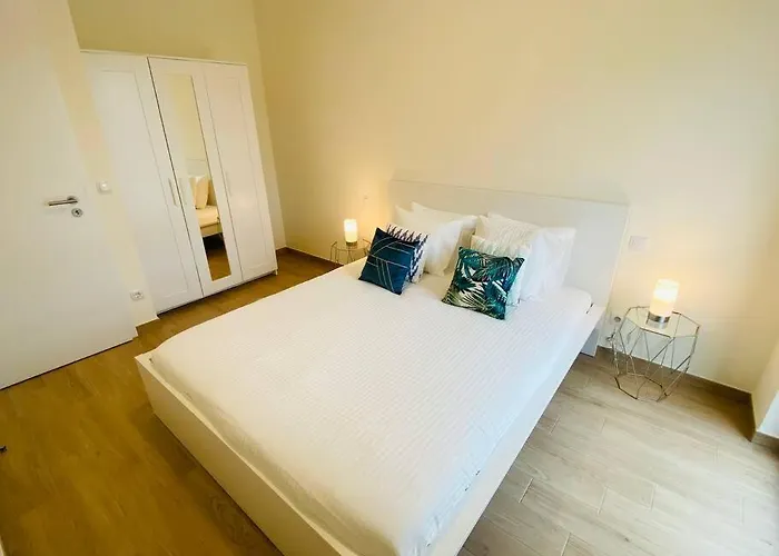 New 2023 One Bedroom Flat W Free Parking